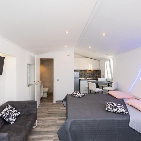 Corfu Downtown Suites Zewnętrze zdjęcie
